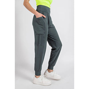 SOLID JOGGER WITH SIDE POCKETS