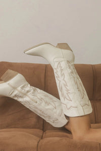 The Ainsley Embroidered Cowboy Western Boot - White