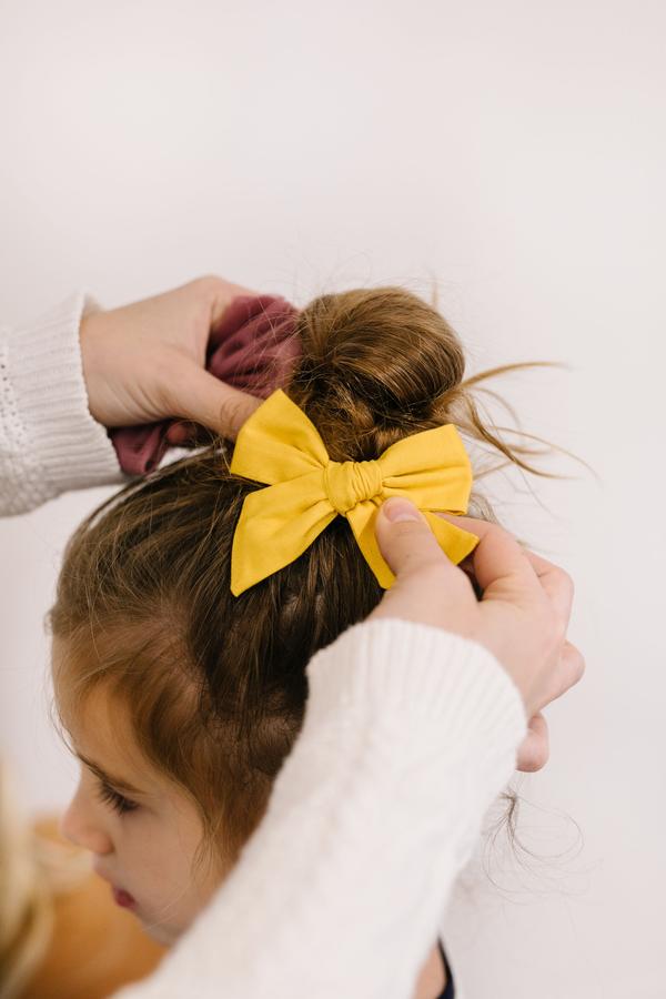 MUSTARD CLASSIC BOW