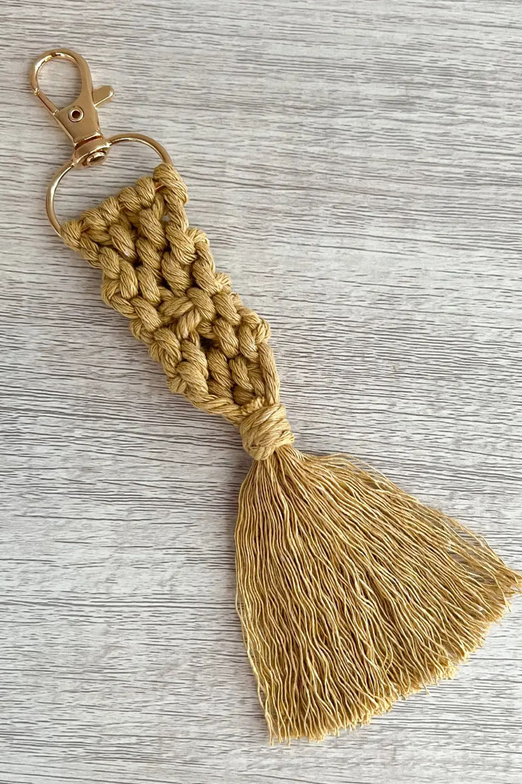 MACRAME FRINGE KEYCHAIN