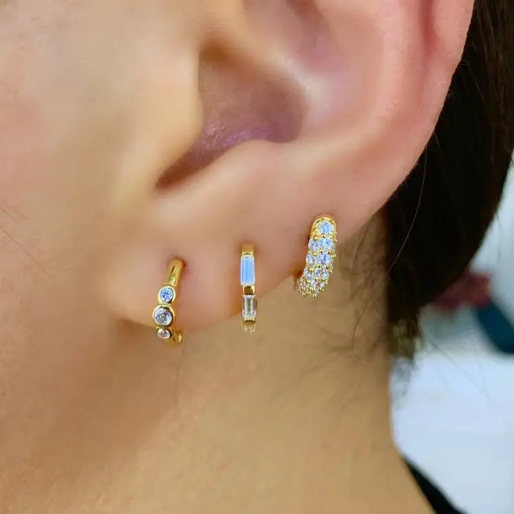 TINY STONE HOOP EARRINGS GOLD